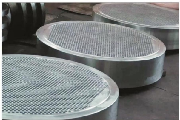 钛鋼鍛件(jiàn)複合管闆